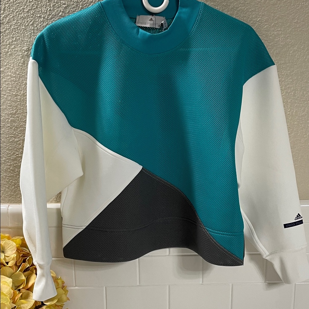 Stella McCartney Adidas Collab Sweatshirt . NEW w tags . Oversized Small